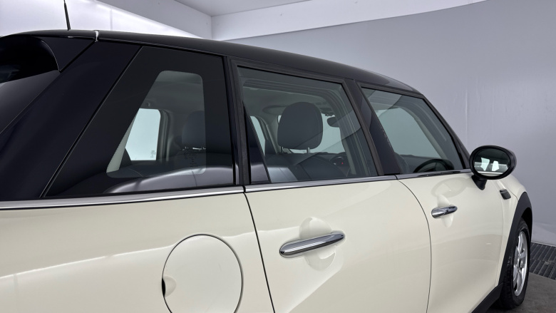 MINI Hatchback 1.5 Cooper Classic II 5dr Petrol Hatchback